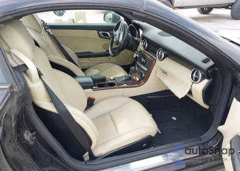 2014 Mercedes-Benz Slk 250 z USA, uszkodzony, nr VIN WDDPK4HAXEF074985